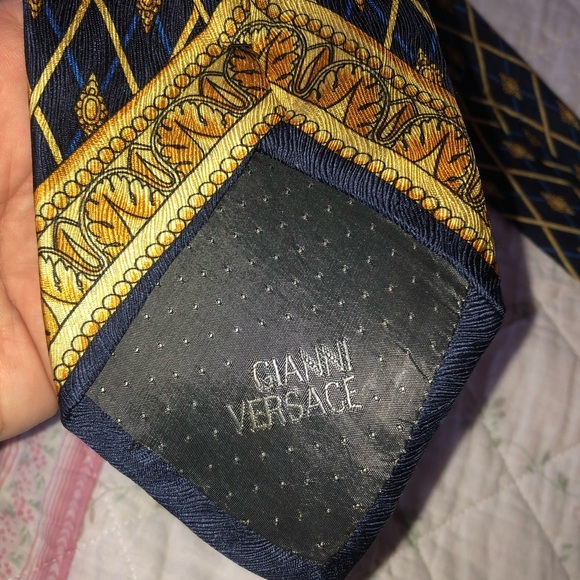 Versace Blue and Gold Elegant Tie - Picture 4 of 7
